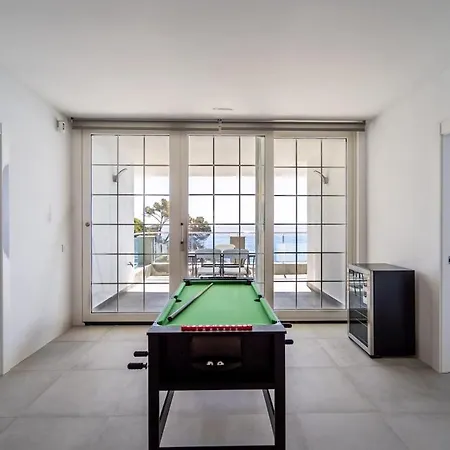 Oceanfront, Swimming Pool, Jacuzzi Willa