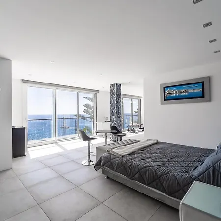 Willa Oceanfront, Swimming Pool, Jacuzzi Lloret de Mar