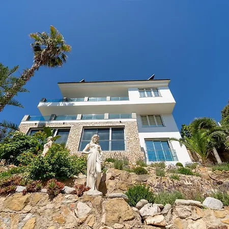 Oceanfront, Swimming Pool, Jacuzzi