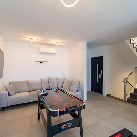 Villa Oceanfront, Swimming Pool, Jacuzzi *