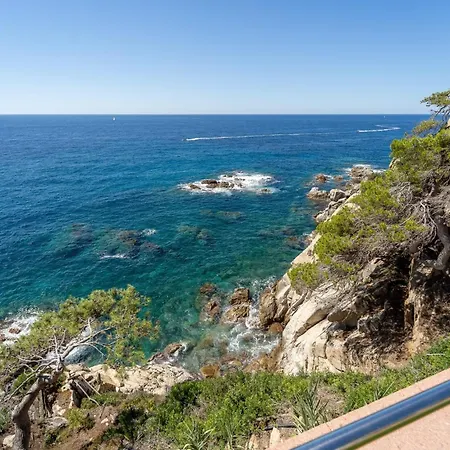 Oceanfront, Swimming Pool, Jacuzzi * Lloret de Mar