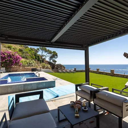 Villa Oceanfront, Swimming Pool, Jacuzzi *