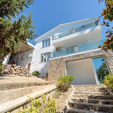 Villa Oceanfront, Swimming Pool, Jacuzzi Lloret de Mar