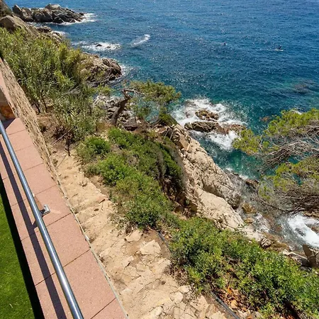 Oceanfront, Swimming Pool, Jacuzzi Villa Lloret de Mar